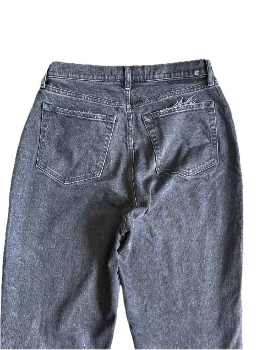 ABERCROMBIE & FITCH | The Dad High-Rise Asymmetrical Waist Jeans in Washed Black - Picture 9 of 11